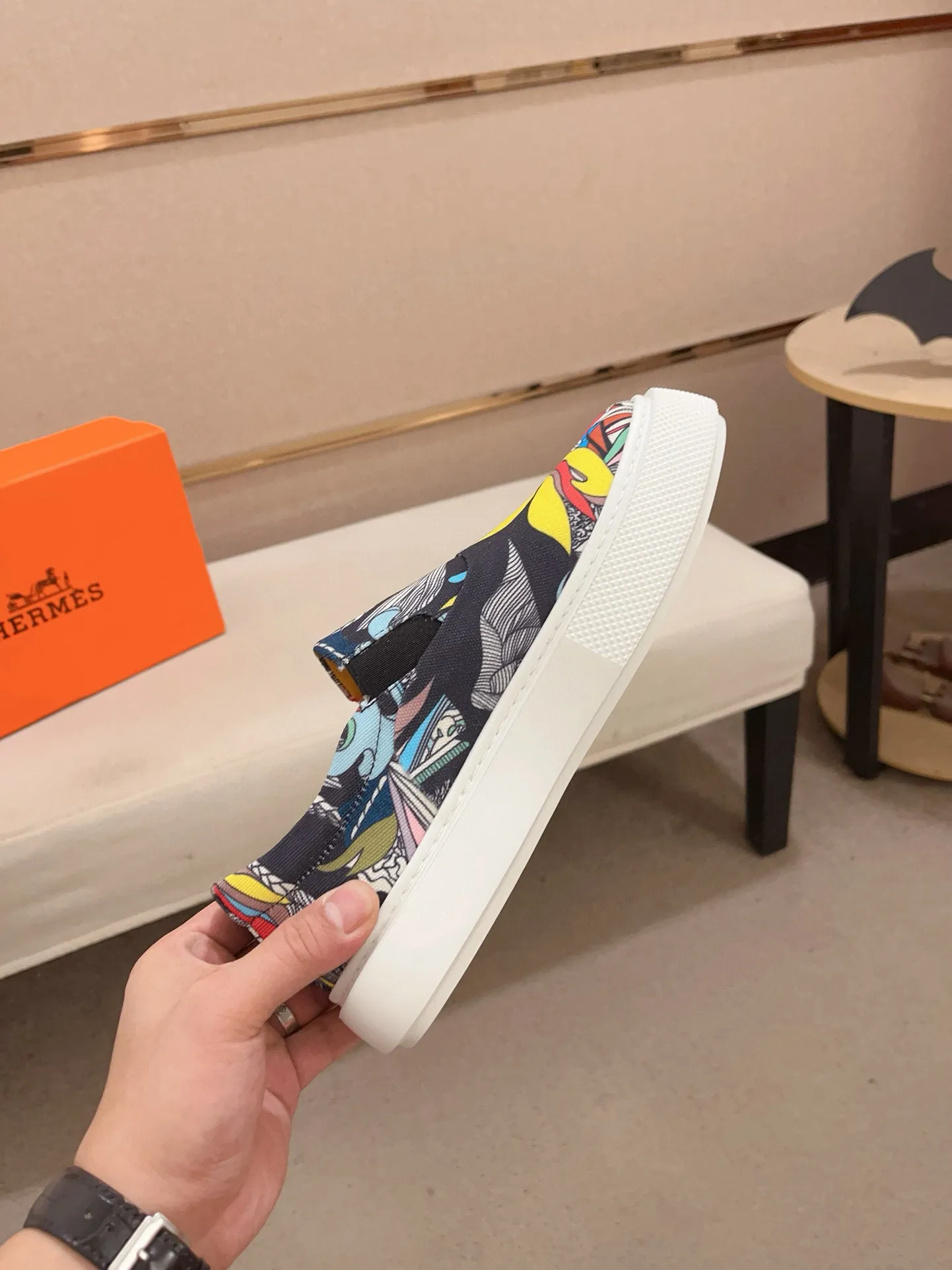 Men's clothing and shoes💰: 442💰《HERMES》【Classic original single version】Hermès; top 🔝purchase agent🔍🔍men's latest 🇺🇸 counter sales simultaneously, imported from Italy original ▲▲cowhide ▲▲ (high-end, nobility, class) ) Exquisite workmanship (Italian 🇮🇹 imported water-dyed 🐂 cowhide lining) sole: original sole provided by the original factory, ⚠️exclusive double-layer activity·TPR·rubber·combined molded outsole; super comfortable·wear-resistant·non-slip·environmental protection The real thing is more beautiful if you take the real thing (high quality, follow the order). You can enter and exit the counter at will * Number of yards: 38-44 (45 can be customized and cannot be returned or exchanged)